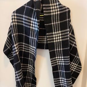 Steve Madden scarf